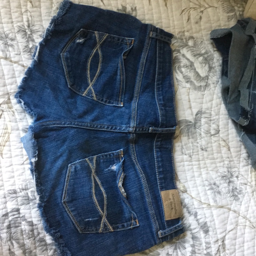 A&F shorts - Picture 3 of 4